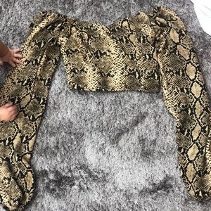 Big sleeve cropped top